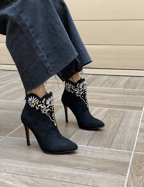 Black bootie