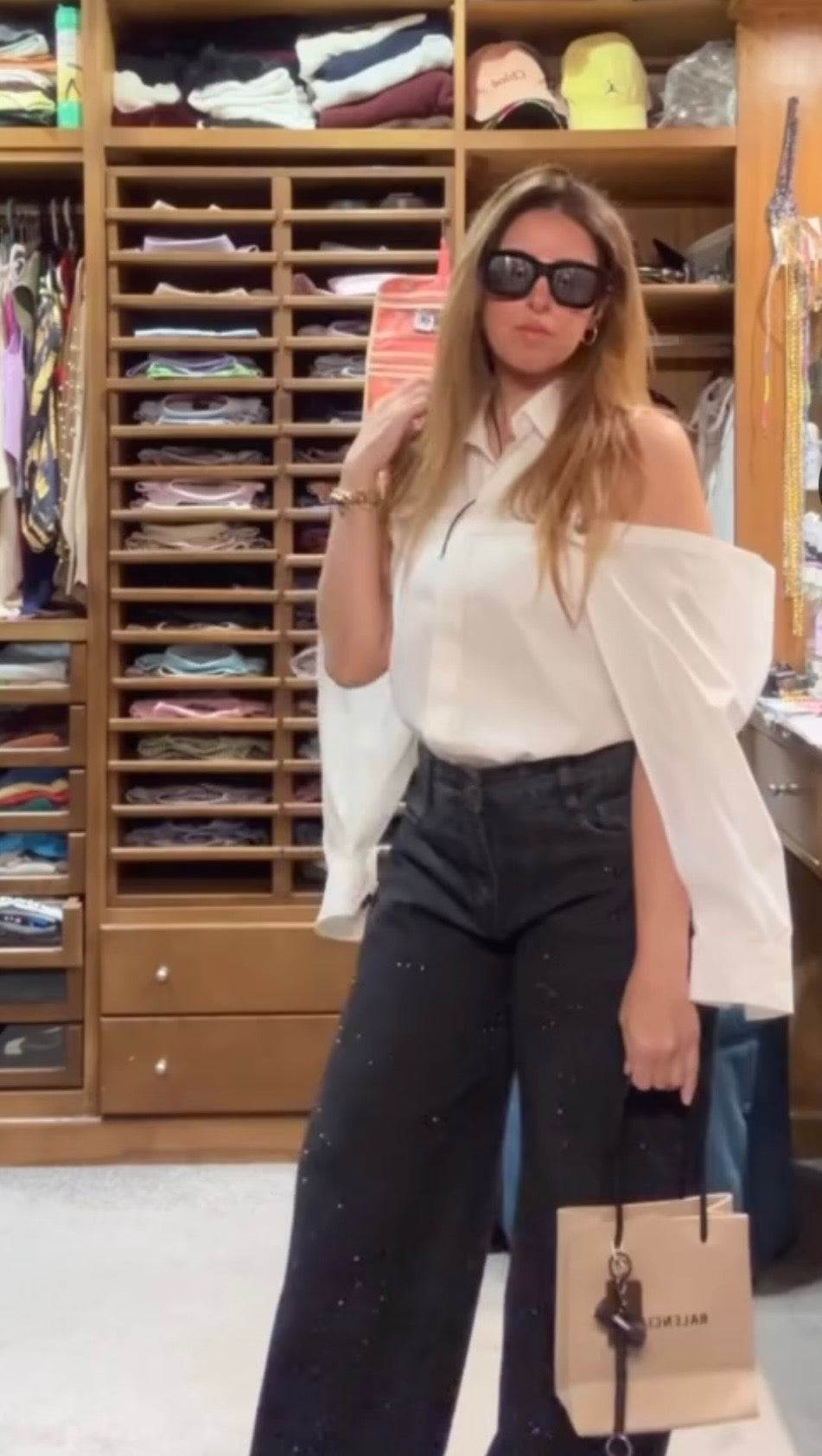 White open sleeves shirt