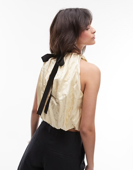 Capsule pleated volume sleeve top