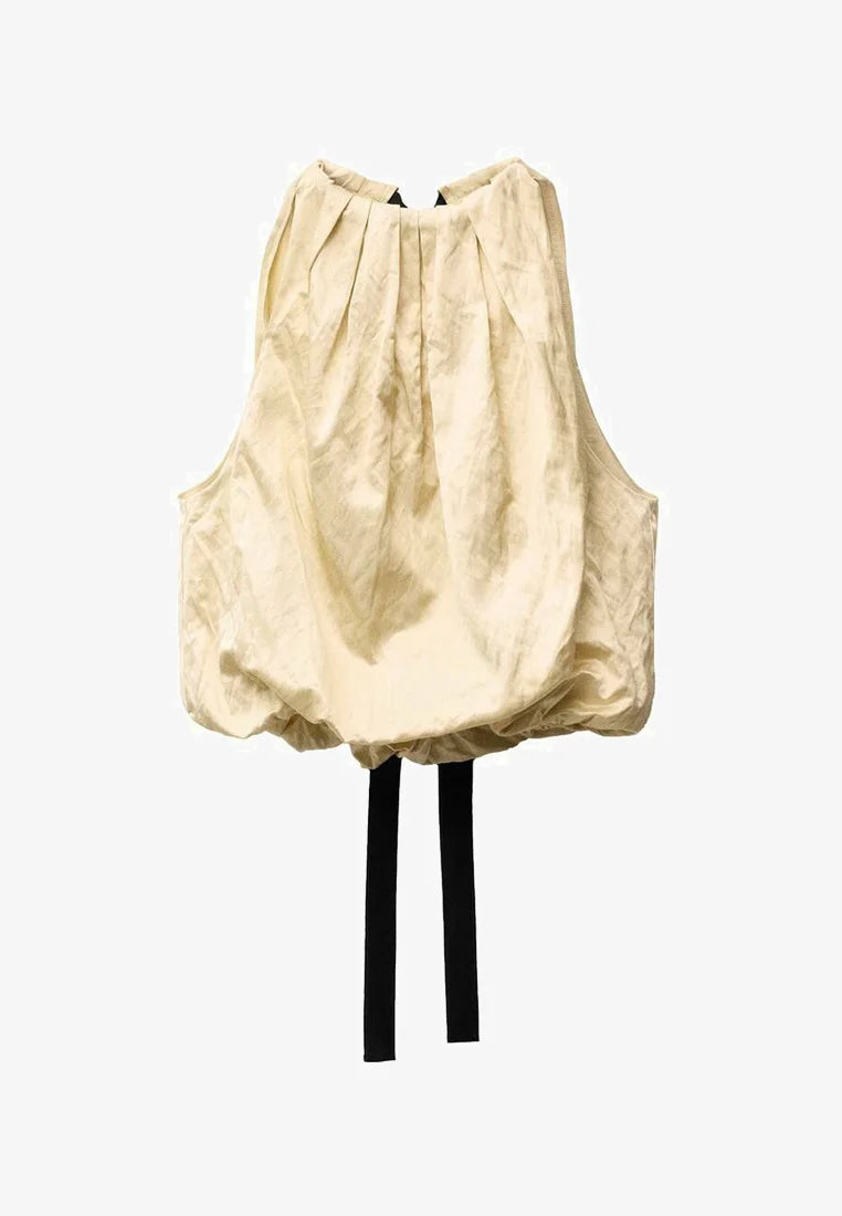 Capsule pleated volume sleeve top